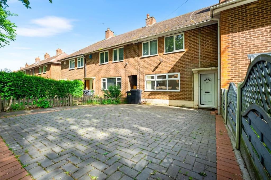 Jlr, Nec, B'Ham, Contractors Villa Бирмингам Екстериор снимка